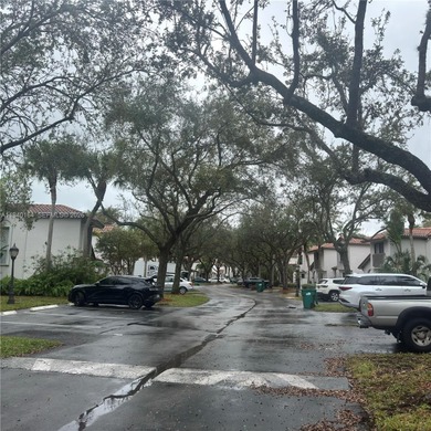 Beautifully remodeled townhome located in the desirable gated on Briar Bay Golf Course in Florida - for sale on GolfHomes.com, golf home, golf lot