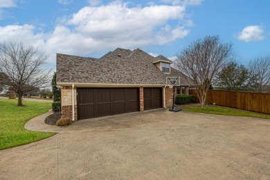 Brand NEW Carpet, NEW EXTERIOR PAINT, 2 year old Roof, BRAND NEW on The Golf Club At Crown Valley in Texas - for sale on GolfHomes.com, golf home, golf lot