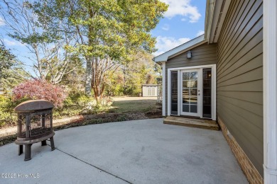 Discover this delightful 4 bedroom, 3 1/2 bath home that on Jacksonville Country Club in North Carolina - for sale on GolfHomes.com, golf home, golf lot