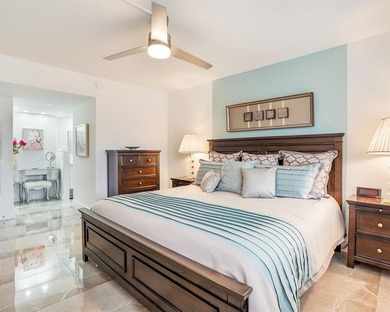 Gorgeous renovated 2 bed, 2 bath condo in all-ages Palm Aire on Palm-Aire Country Club and Resort - The Oaks in Florida - for sale on GolfHomes.com, golf home, golf lot