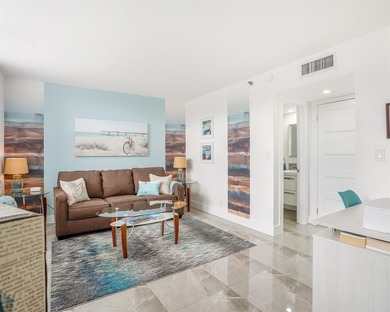 Gorgeous renovated 2 bed, 2 bath condo in all-ages Palm Aire on Palm-Aire Country Club and Resort - The Oaks in Florida - for sale on GolfHomes.com, golf home, golf lot