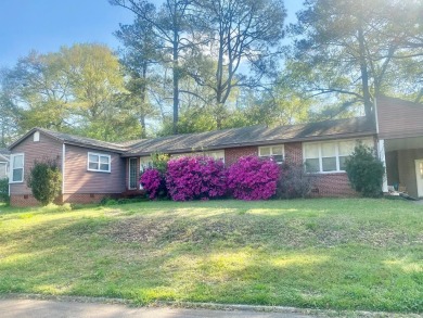 You will fall in love with 3 bedroom, 2 bath home with plenty of on Duncan Park Golf Course in Mississippi - for sale on GolfHomes.com, golf home, golf lot
