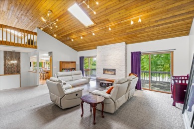 Positioned in the Highly Coveted Lincolnshire Subdivision! This on Lincolnshire Fields Country Club in Illinois - for sale on GolfHomes.com, golf home, golf lot