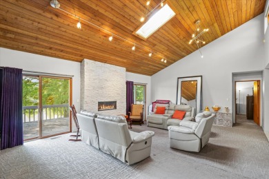 Positioned in the Highly Coveted Lincolnshire Subdivision! This on Lincolnshire Fields Country Club in Illinois - for sale on GolfHomes.com, golf home, golf lot