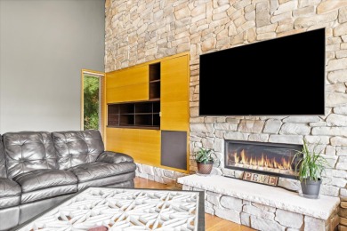 Positioned in the Highly Coveted Lincolnshire Subdivision! This on Lincolnshire Fields Country Club in Illinois - for sale on GolfHomes.com, golf home, golf lot