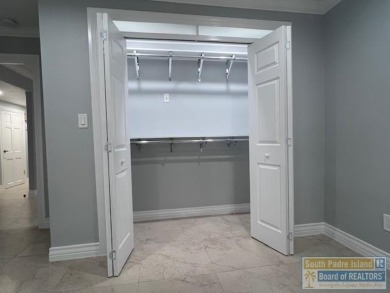 STUNNING 5 bedroom, 4.5 bath open concept with a kitchen that on Harlingen Country Club in Texas - for sale on GolfHomes.com, golf home, golf lot