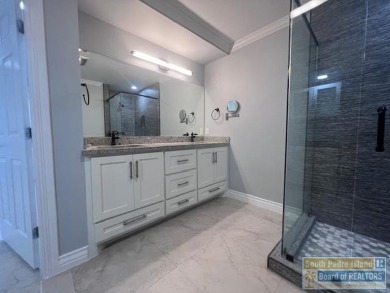 STUNNING 5 bedroom, 4.5 bath open concept with a kitchen that on Harlingen Country Club in Texas - for sale on GolfHomes.com, golf home, golf lot