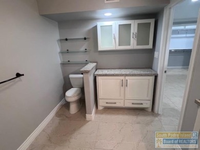 STUNNING 5 bedroom, 4.5 bath open concept with a kitchen that on Harlingen Country Club in Texas - for sale on GolfHomes.com, golf home, golf lot