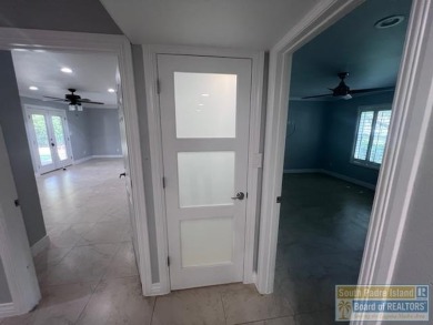 STUNNING 5 bedroom, 4.5 bath open concept with a kitchen that on Harlingen Country Club in Texas - for sale on GolfHomes.com, golf home, golf lot