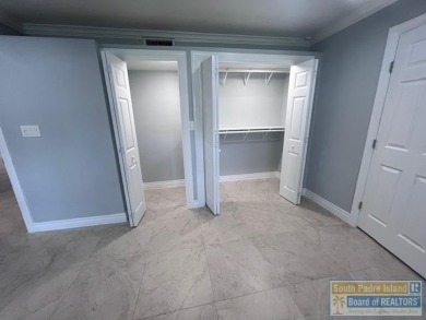 STUNNING 5 bedroom, 4.5 bath open concept with a kitchen that on Harlingen Country Club in Texas - for sale on GolfHomes.com, golf home, golf lot
