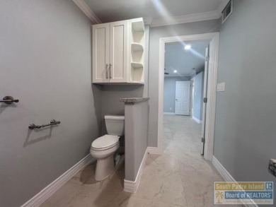 STUNNING 5 bedroom, 4.5 bath open concept with a kitchen that on Harlingen Country Club in Texas - for sale on GolfHomes.com, golf home, golf lot