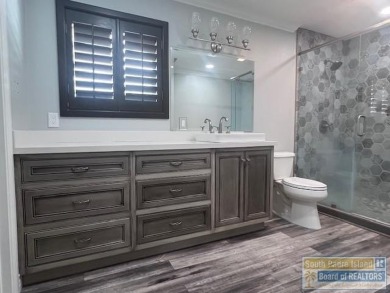 STUNNING 5 bedroom, 4.5 bath open concept with a kitchen that on Harlingen Country Club in Texas - for sale on GolfHomes.com, golf home, golf lot