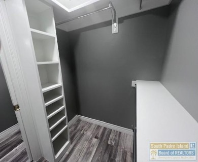 STUNNING 5 bedroom, 4.5 bath open concept with a kitchen that on Harlingen Country Club in Texas - for sale on GolfHomes.com, golf home, golf lot