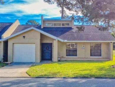 **Welcome to Swallows Golf Villas in the desirable Glen Abbey on Glen Abbey Golf Club in Florida - for sale on GolfHomes.com, golf home, golf lot