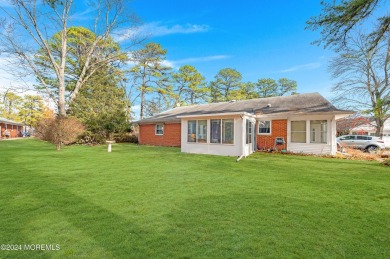 Welcome home to this two bedroom Oakwood II. Located on a Cul de on Keswick Village Golf Course in New Jersey - for sale on GolfHomes.com, golf home, golf lot