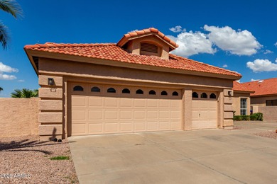 Beautiful golf course home in adult community with vaulted on Cottonwood Country Club in Arizona - for sale on GolfHomes.com, golf home, golf lot