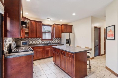 FABULOUS AND FUN LOCATION - WALK TO EVERYTHING COMO PARK!  Ultra on Como Golf Course in Minnesota - for sale on GolfHomes.com, golf home, golf lot