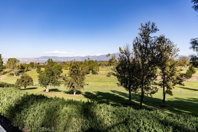 End unit, 3-bedroom, 2-bathroom Villa Puerta, boasting mountain on Leisure Village Par 3 Golf Course in California - for sale on GolfHomes.com, golf home, golf lot