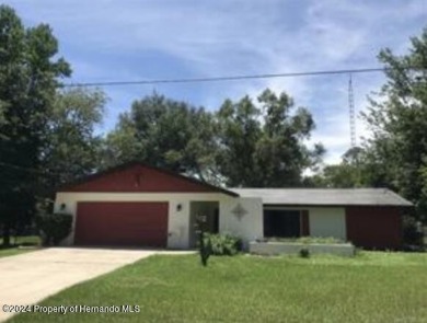 Come a see this great 3/2 Pool Home in the very desirable Citrus on Citrus Springs Country Club in Florida - for sale on GolfHomes.com, golf home, golf lot