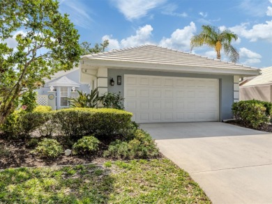 Golfers, tennis and pickleball players, swimmers, and/or all on Plantation Golf and Country Club in Florida - for sale on GolfHomes.com, golf home, golf lot