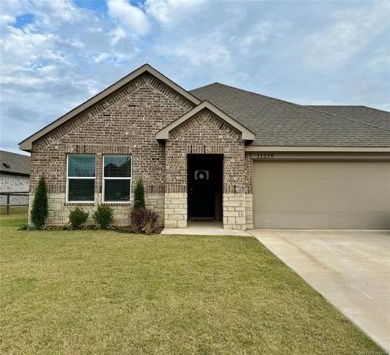 CHARMING HOME WITH A STUNNING GOLF COURSE VIEW,THIS HOME on The Woods Golf Course in Oklahoma - for sale on GolfHomes.com, golf home, golf lot