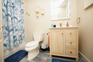 Welcome home to 606 Powell Drive in the heart of Fort Walton on Fort Walton Beach Golf Course in Florida - for sale on GolfHomes.com, golf home, golf lot