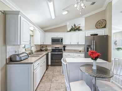 Beautiful and move-in-ready 3BR/2BA golf course home located in on Ocala Palms Golf and Country Club in Florida - for sale on GolfHomes.com, golf home, golf lot