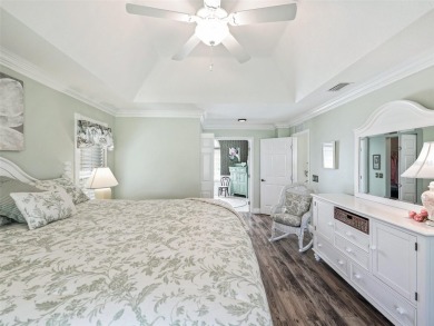 Beautiful and move-in-ready 3BR/2BA golf course home located in on Ocala Palms Golf and Country Club in Florida - for sale on GolfHomes.com, golf home, golf lot
