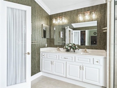 Beautiful and move-in-ready 3BR/2BA golf course home located in on Ocala Palms Golf and Country Club in Florida - for sale on GolfHomes.com, golf home, golf lot