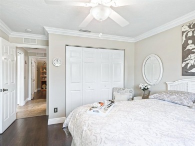 Beautiful and move-in-ready 3BR/2BA golf course home located in on Ocala Palms Golf and Country Club in Florida - for sale on GolfHomes.com, golf home, golf lot