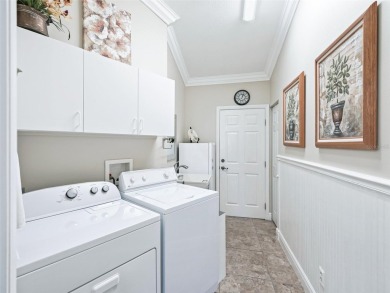 Beautiful and move-in-ready 3BR/2BA golf course home located in on Ocala Palms Golf and Country Club in Florida - for sale on GolfHomes.com, golf home, golf lot