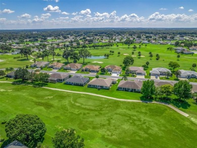 Beautiful and move-in-ready 3BR/2BA golf course home located in on Ocala Palms Golf and Country Club in Florida - for sale on GolfHomes.com, golf home, golf lot