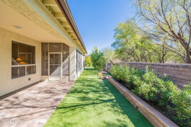 This spacious Ponderosa plan in Quail Creek offers OWNED SOLAR on Quail Creek Country Club - Road Runner in Arizona - for sale on GolfHomes.com, golf home, golf lot