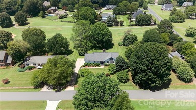 This GOLF COURSE Home is ready for your personal touches! on Mallard Head Country Club in North Carolina - for sale on GolfHomes.com, golf home, golf lot