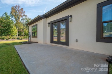 This spacious 1 floor townhouse offers the perfect blend of on  in North Carolina - for sale on GolfHomes.com, golf home, golf lot