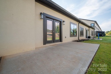 This spacious 1 floor townhouse offers the perfect blend of on  in North Carolina - for sale on GolfHomes.com, golf home, golf lot