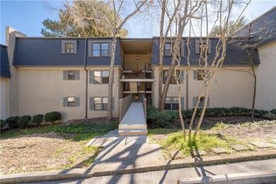 Move-in Ready 2 bed/2 bath mid-level unit (7 steps) at Cross on Cross Creek Golf Course in Georgia - for sale on GolfHomes.com, golf home, golf lot