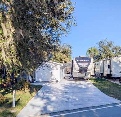 Beautiful 432 sq.ft. RV site with Executive Suite overlooking on The Great Outdoors Golf and Country Club in Florida - for sale on GolfHomes.com, golf home, golf lot