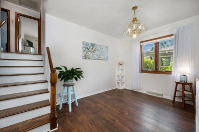 Airy & Elegant Bi-Level Retreat - Move-In Ready in a Great Mount on Mt. Prospect Golf Club in Illinois - for sale on GolfHomes.com, golf home, golf lot