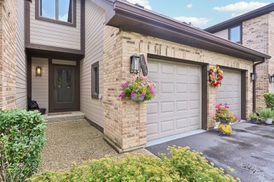 Welcome to this lovely property in a golf course community! It on Poplar Creek Country Club in Illinois - for sale on GolfHomes.com, golf home, golf lot