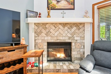 Welcome to this lovely property in a golf course community! It on Poplar Creek Country Club in Illinois - for sale on GolfHomes.com, golf home, golf lot