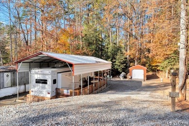 Beautifully maintained 2007 DoubleTree Select Suite camper - on River Ridge Golf Club in Virginia - for sale on GolfHomes.com, golf home, golf lot