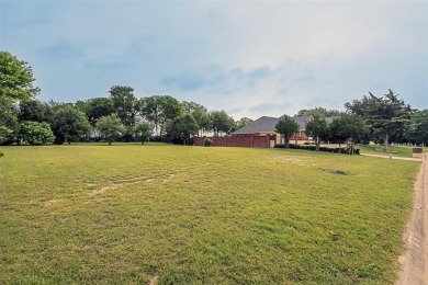 Exclusive Residential Lot in Gated Thorntree Community - DeSoto on Thorntree Country Club in Texas - for sale on GolfHomes.com, golf home, golf lot