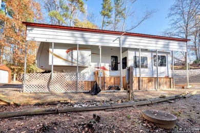 Beautifully maintained 2007 DoubleTree Select Suite camper - on River Ridge Golf Club in Virginia - for sale on GolfHomes.com, golf home, golf lot