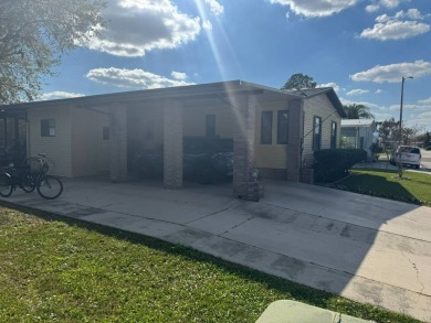 PRICED TO SELL! - $1,500 AGENT REFFERAL BONUS to any agent on Golden Lakes Golf Course in Florida - for sale on GolfHomes.com, golf home, golf lot