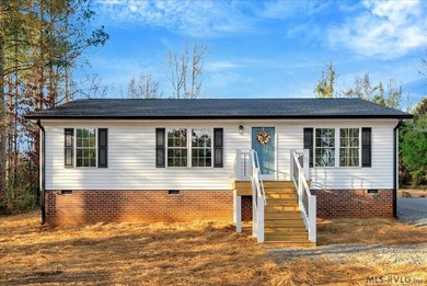 Professional MLS Description (Plain Text)  Discover modern on Tanglewood Shores Golf Club in Virginia - for sale on GolfHomes.com, golf home, golf lot