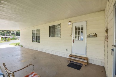Price Just Dropped - Seller's Ready to Deal!   FINANCING on Ocala Palms Golf and Country Club in Florida - for sale on GolfHomes.com, golf home, golf lot