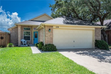 Welcome to this charming patio-style home! As you come inside on Rockport Country Club in Texas - for sale on GolfHomes.com, golf home, golf lot