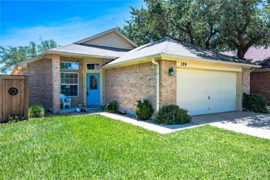 Welcome to this charming patio-style home! As you come inside on Rockport Country Club in Texas - for sale on GolfHomes.com, golf home, golf lot