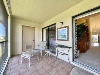Beautiful Furnished Condo in the Heart of Jupiter.  2 Bedroom, 2 on The Golf Club of Jupiter in Florida - for sale on GolfHomes.com, golf home, golf lot